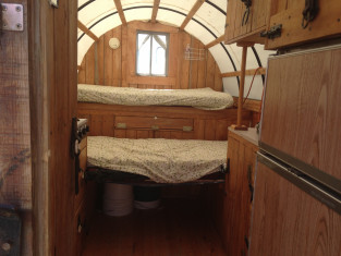 Wagon train cabin beds
